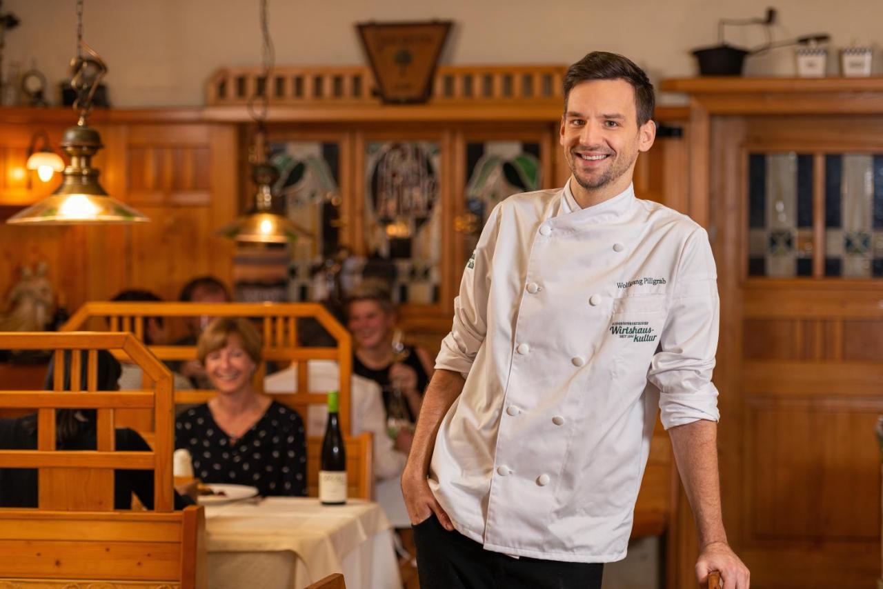 Gasthof Pillgrab Zur Linde Sankt Valentin Exterior foto